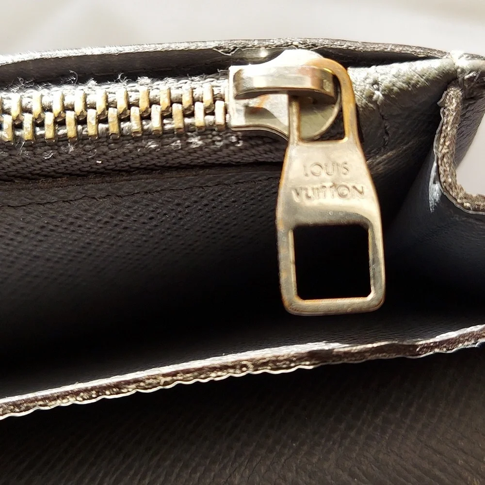 Louis Vuitton Wallet Long Gray Leather grain‎